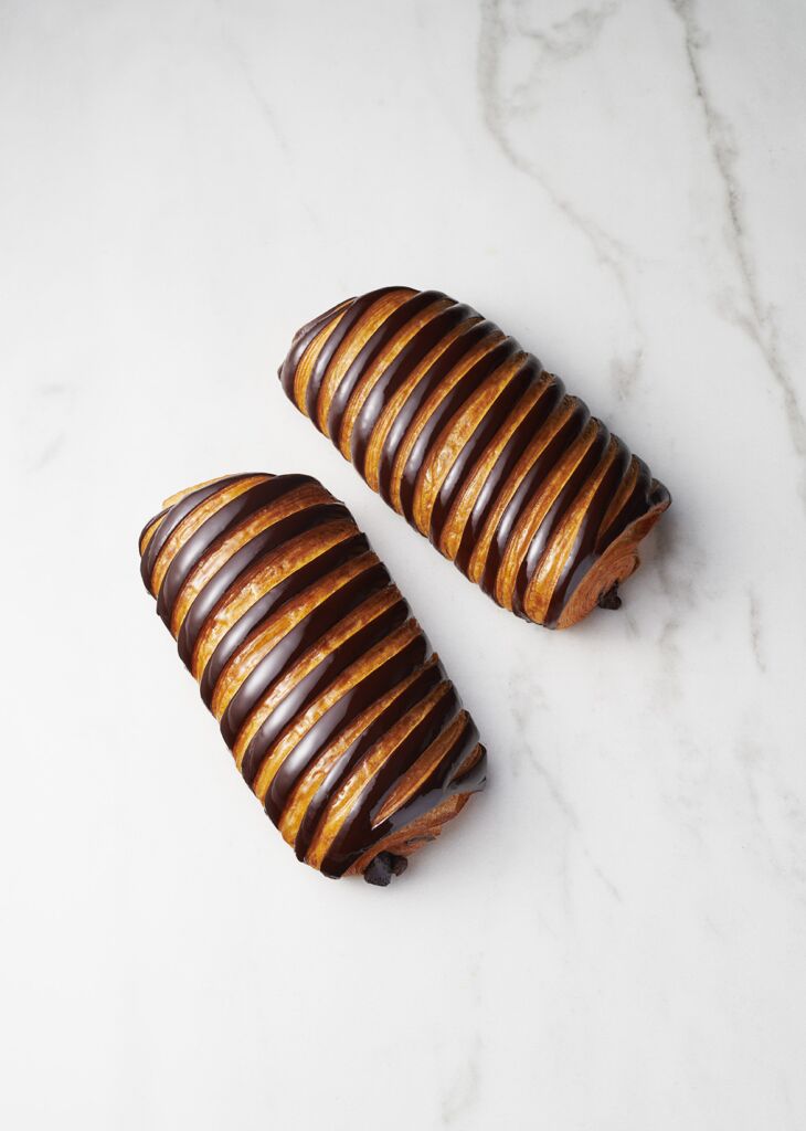 Maxi pains au chocolat bicolores